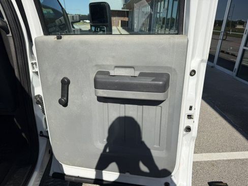 Used 2011 Ford F550 4x4 Crew Cab Super Duty w/ Payload Upgrade Pkg image 23