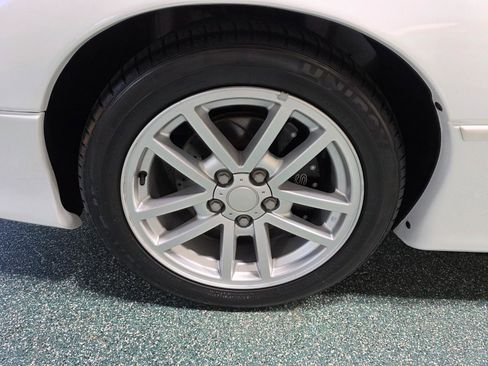 Used 2002 Chevrolet Camaro Z28 w/ SS Performance/Appearance Pkg RWD image 12