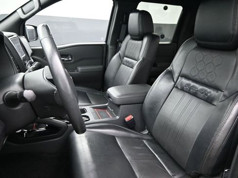 Used 2022 Nissan Frontier PRO-4X w/ Pro-4X Premium Package image 16