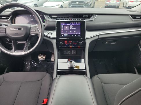 Used 2021 Jeep Grand Cherokee L Laredo w/ Luxury Tech Group I image 9