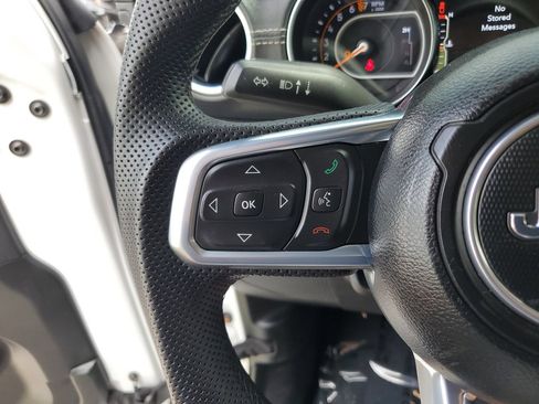 Used 2020 Jeep Gladiator Overland AWD/4WD image 28
