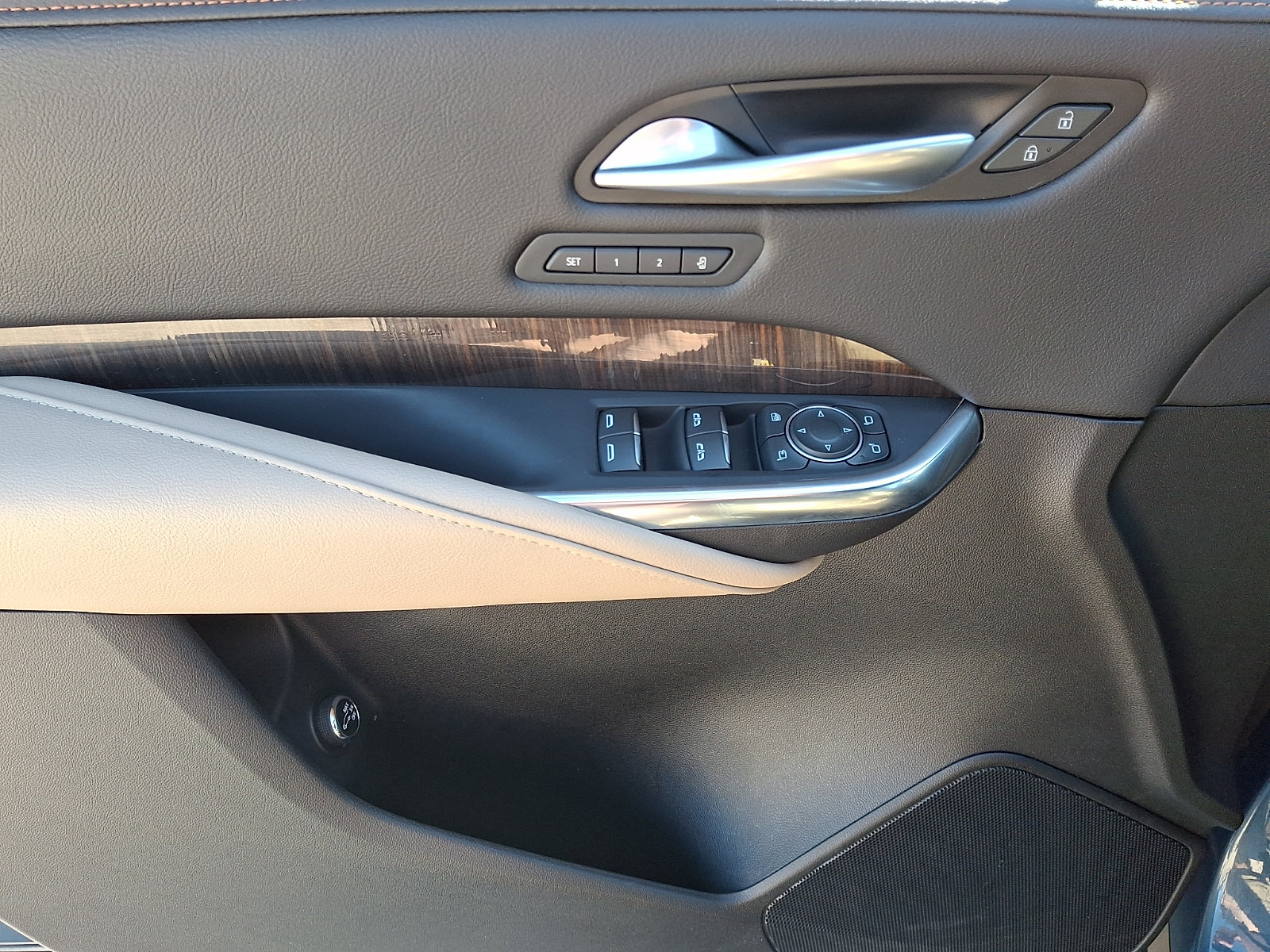 Used 2024 Cadillac XT4 Premium Luxury AWD/4WD image 13