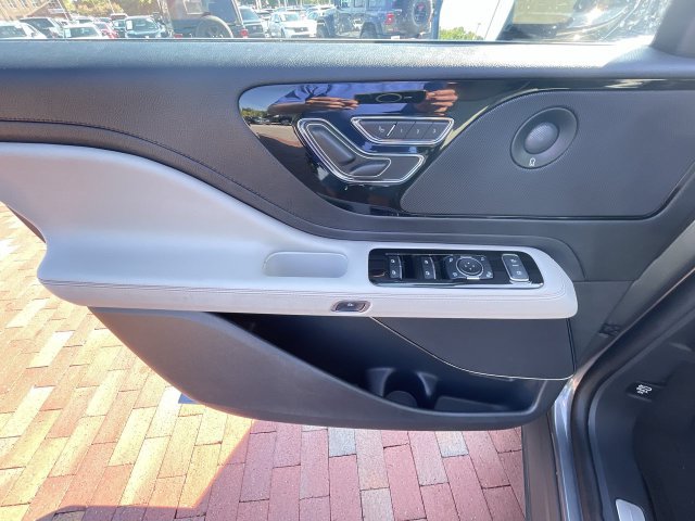 Used 2025 Lincoln Aviator Reserve w/ Illumination Package RWD image 10