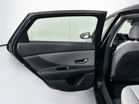 Used 2025 Hyundai Elantra Limited FWD image 27