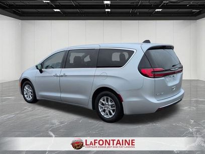 Used 2024 Chrysler Pacifica Touring-L