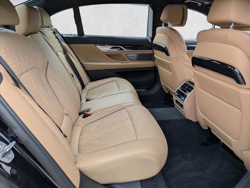 Used 2022 BMW 740i xDrive w/ M Sport Package AWD/4WD image 22