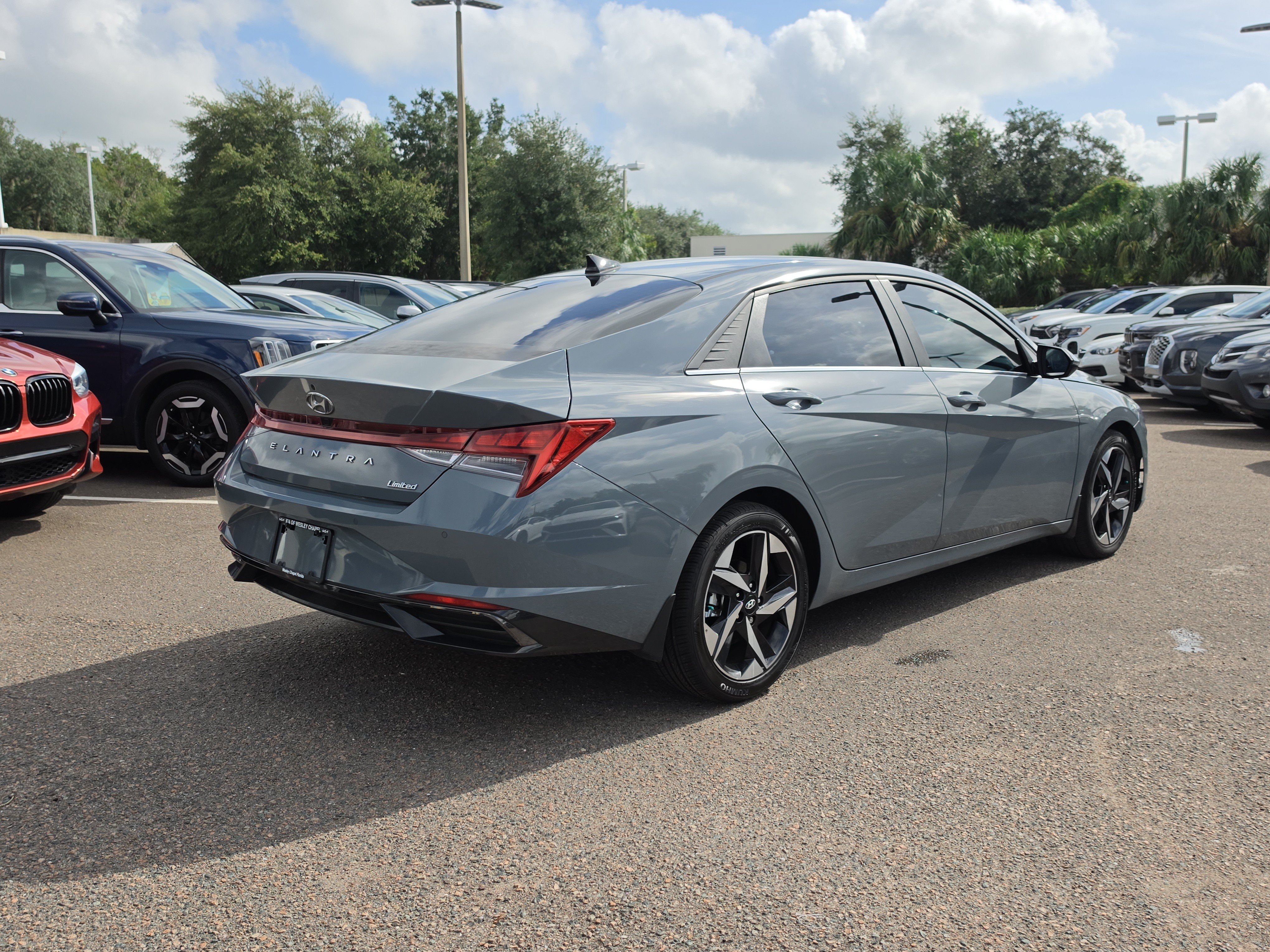 Used 2022 Hyundai Elantra Limited FWD image 8