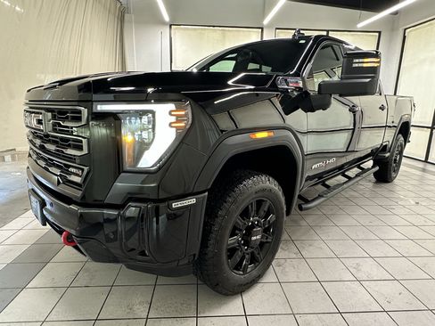 Used 2025 GMC Sierra 2500 AT4 AWD/4WD image 13