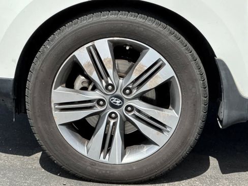 Used 2012 Hyundai Tucson FWD image 29