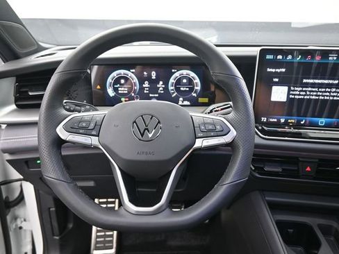 New 2026 Volkswagen Tiguan SE R-Line image 7