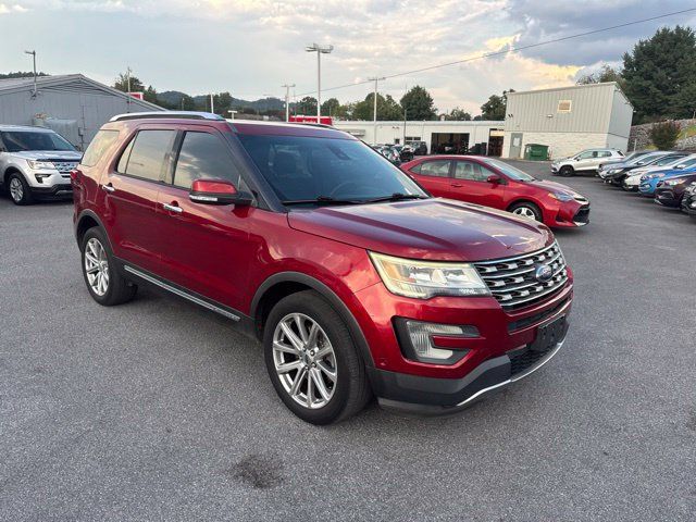Used 2017 Ford Explorer Limited w/ Equipment Group 303A AWD/4WD image 2