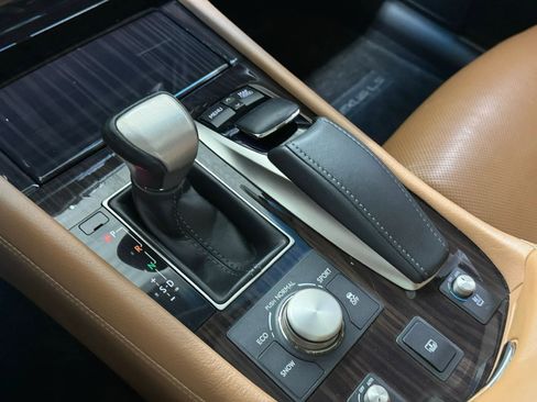 Used 2013 Lexus LS 460 w/ Comfort Pkg RWD image 22