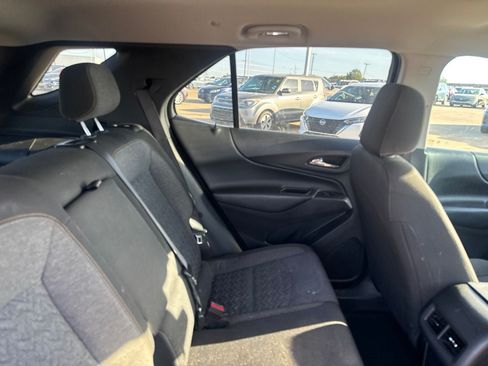 Used 2023 Chevrolet Equinox LT FWD image 28