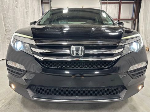 Used 2018 Honda Pilot Touring image 2