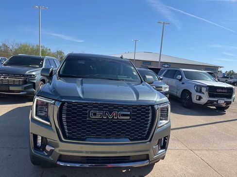 Used 2024 GMC Yukon XL Denali Ultimate AWD/4WD image 2