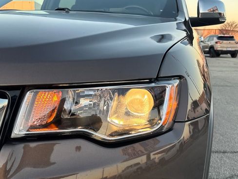 Used 2020 Jeep Grand Cherokee Limited w/ Luxury Group II image 11