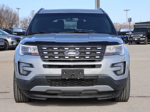 Used 2017 Ford Explorer Limited image 2