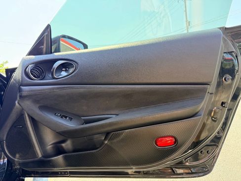 Used 2024 Nissan Z Performance w/ Floor Mat Package RWD image 28