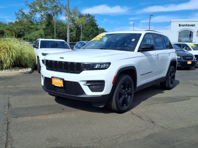 Certified 2023 Jeep Grand Cherokee Altitude AWD/4WD image 3