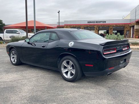 Used 2018 Dodge Challenger SXT RWD image 7
