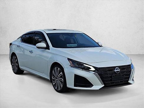 Used 2023 Nissan Altima 2.5 SL FWD image 3