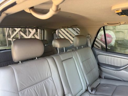 Used 2003 Toyota Sequoia Limited AWD/4WD image 33