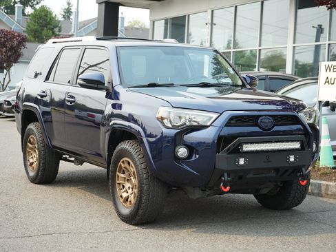 Used 2018 Toyota 4Runner SR5 Premium AWD/4WD image 8