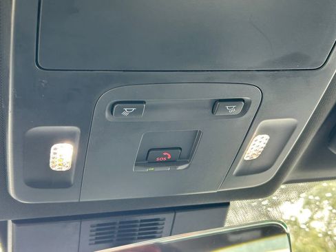 Used 2025 Toyota Camry SE FWD image 18