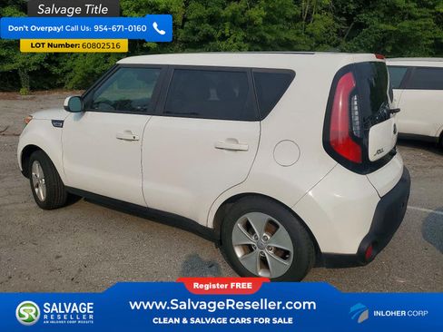 Used 2016 Kia Soul w/ Convenience Package FWD image 3