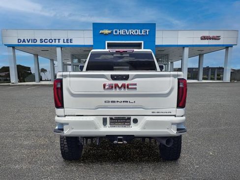 Used 2025 GMC Sierra 3500 Denali AWD/4WD image 12