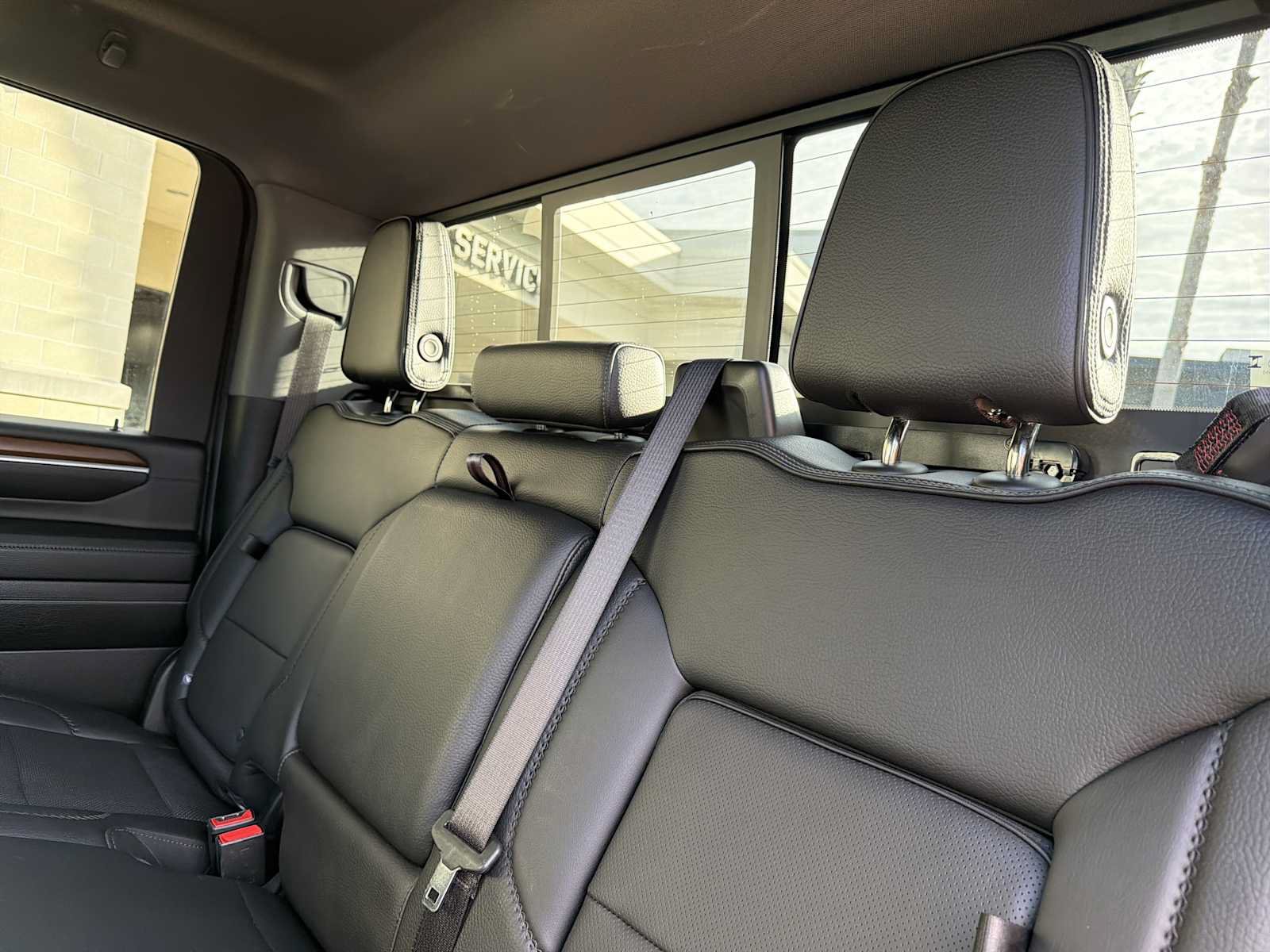 Used 2024 GMC Sierra 2500 Denali w/ Denali Reserve Package AWD/4WD image 14
