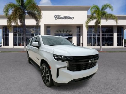 Certified 2023 Chevrolet Suburban RST RWD image 3