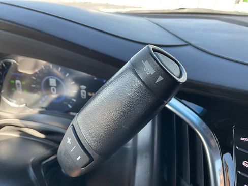 Used 2017 Cadillac Escalade ESV Platinum image 46