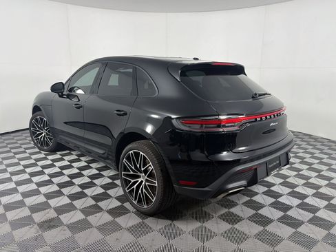Certified 2026 Porsche Macan AWD/4WD image 3