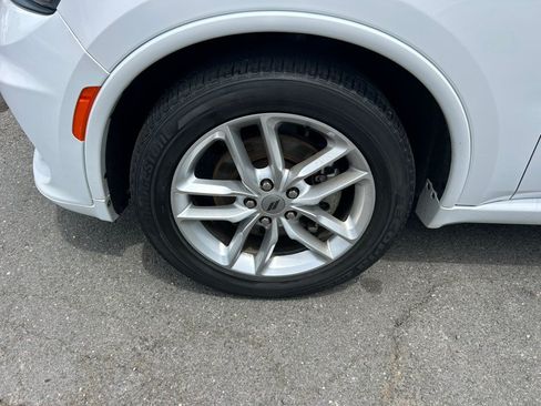 Used 2024 Dodge Durango GT RWD image 11