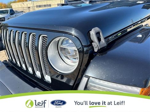 Used 2018 Jeep Wrangler Unlimited Sahara image 37