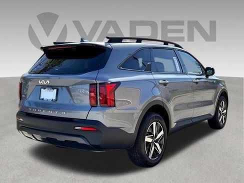Used 2022 Kia Sorento S AWD/4WD image 24
