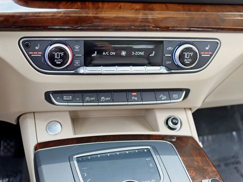 Used 2018 Audi Q5 2.0T Premium Plus w/ Premium Plus Package image 26