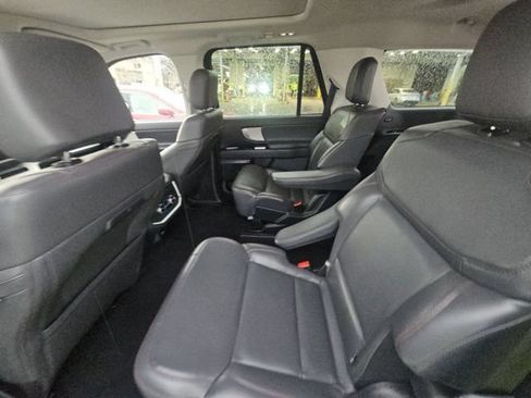 Used 2025 Ford Expedition Active AWD/4WD image 9