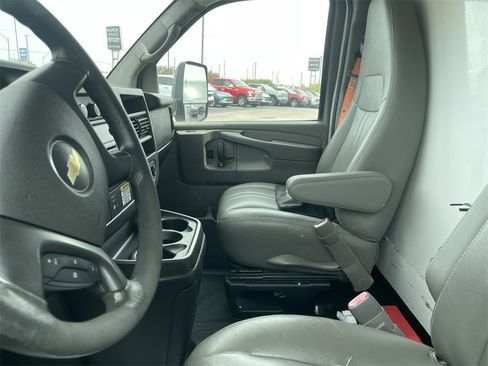 Used 2014 Chevrolet Express 4500 w/ RV Package image 8
