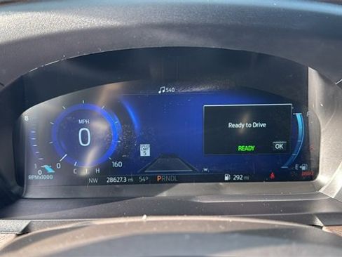 Certified 2023 Ford Explorer Platinum w/ Class IV Trailer Tow Package image 18