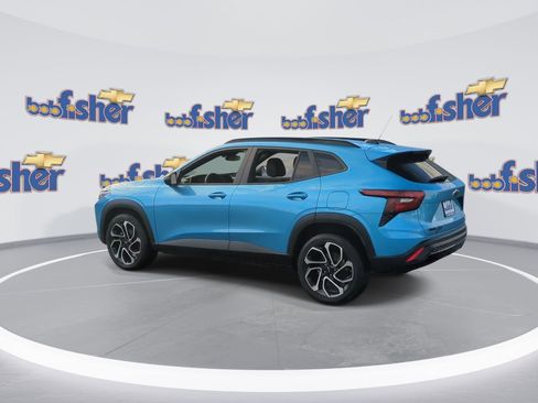 Certified 2025 Chevrolet Trax RS w/ Driver Confidence Package image 6