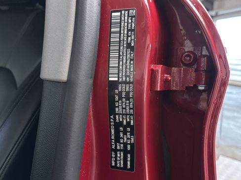 Used 2018 Alfa Romeo Stelvio Ti image 13