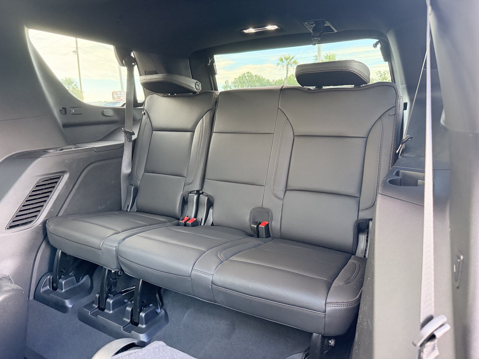 Used 2024 Chevrolet Tahoe High Country w/ Advanced Technology Package AWD/4WD image 29