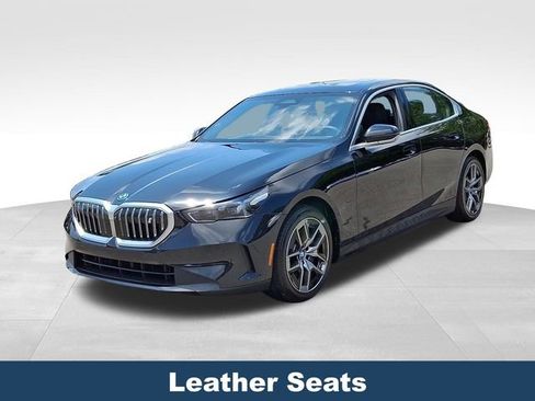 Used 2024 BMW i5 eDrive40i w/ Premium Package image 4