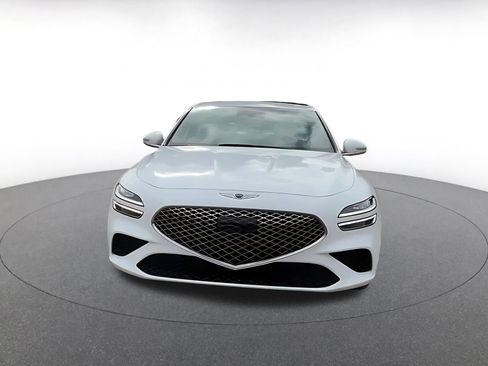 Used 2025 Genesis G70 2.5T image 3