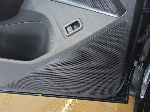 New 2026 Volkswagen Tiguan SE R-Line image 11