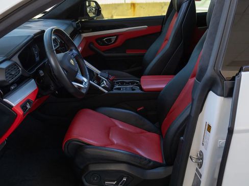 Used 2019 Lamborghini Urus image 40