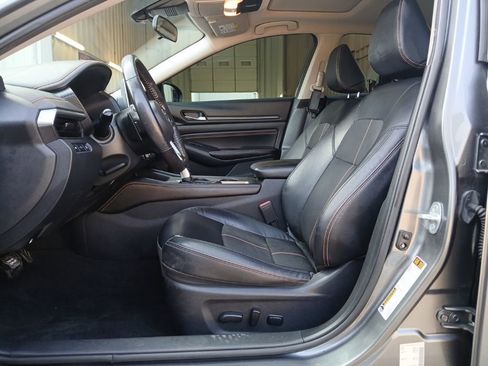 Used 2022 Nissan Altima 2.5 SR w/ Midnight Edition Package image 29