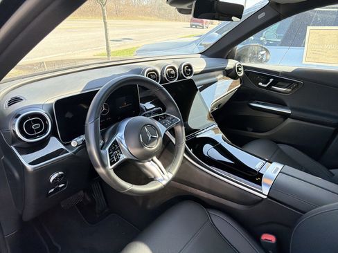 Certified 2025 Mercedes-Benz GLC 300 4MATIC image 9